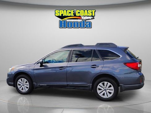 Used 2017 Subaru Outback 2.5i Premium image 6