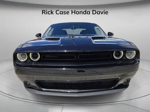 Used 2023 Dodge Challenger SXT w/ Blacktop Package image 5