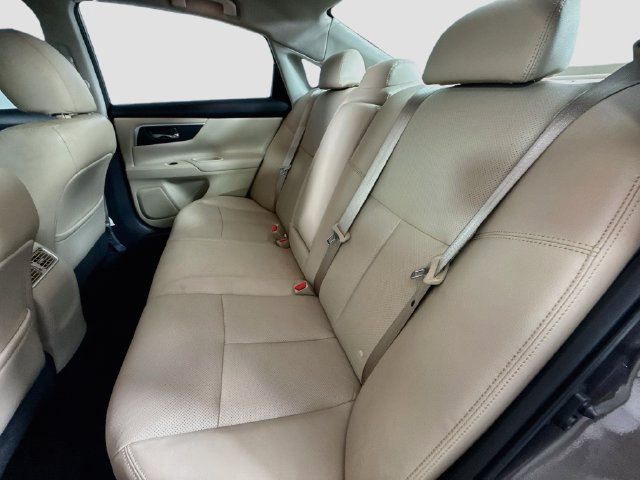 Used 2016 Nissan Altima 2.5 SL w/ Moonroof Package FWD image 24
