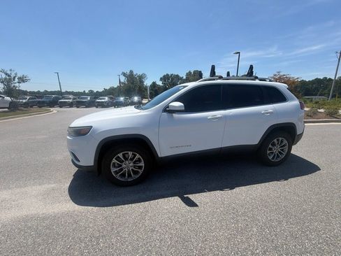 Used 2021 Jeep Cherokee Latitude Lux w/ Comfort/Convenience Group AWD/4WD image 3