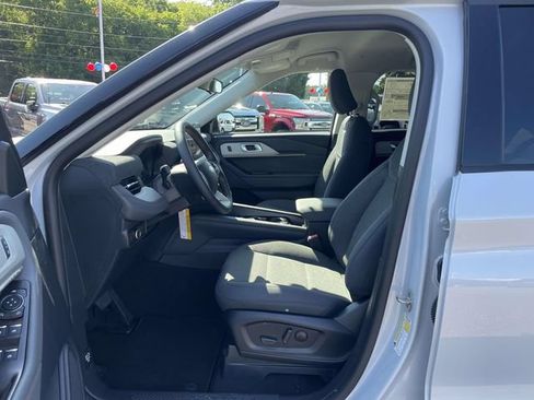 New 2026 Ford Explorer Active RWD image 17
