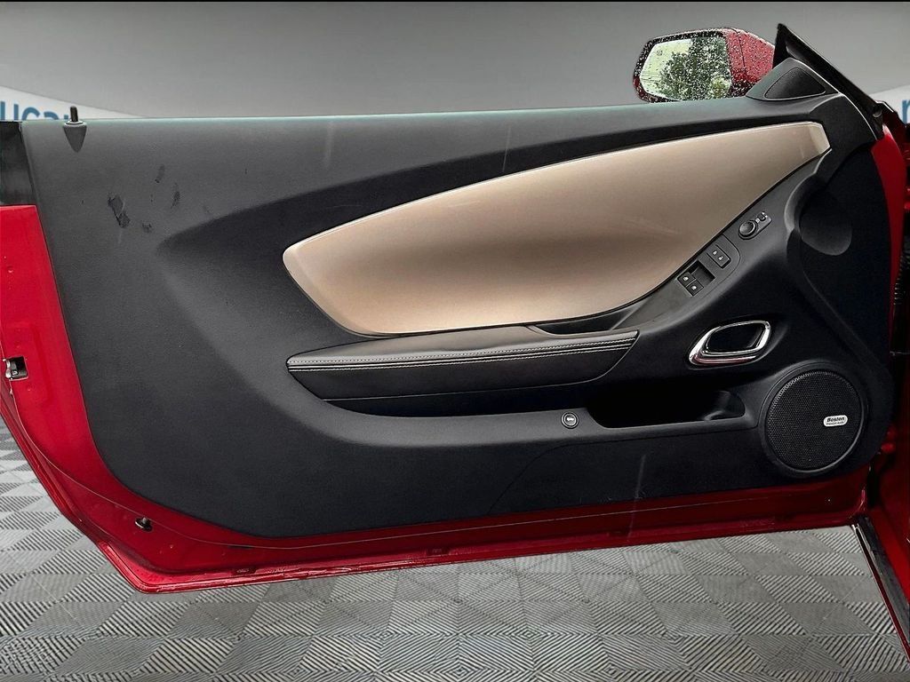 Used 2013 Chevrolet Camaro SS RWD image 9