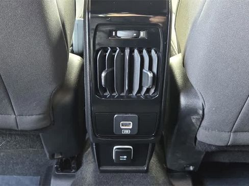 Used 2025 Jeep Compass Sport image 13