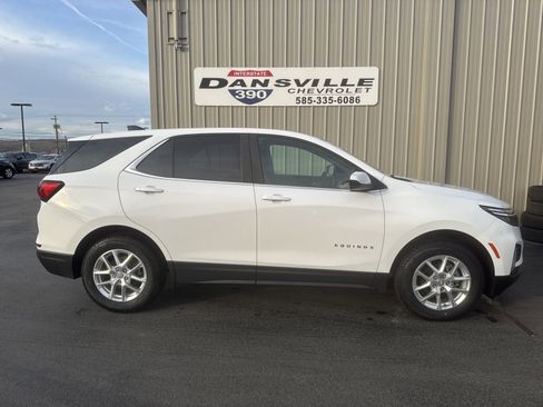Used 2022 Chevrolet Equinox LT AWD/4WD image 2