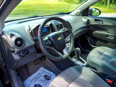 Used 2014 Chevrolet Sonic LT image 14