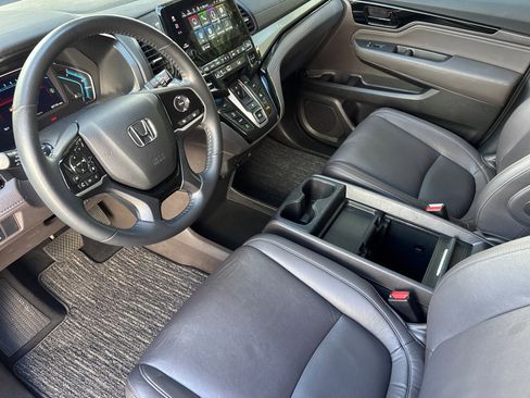 Used 2023 Honda Odyssey Touring image 7