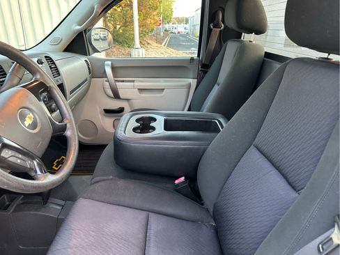 Used 2013 Chevrolet Silverado 1500 W/T AWD/4WD image 8