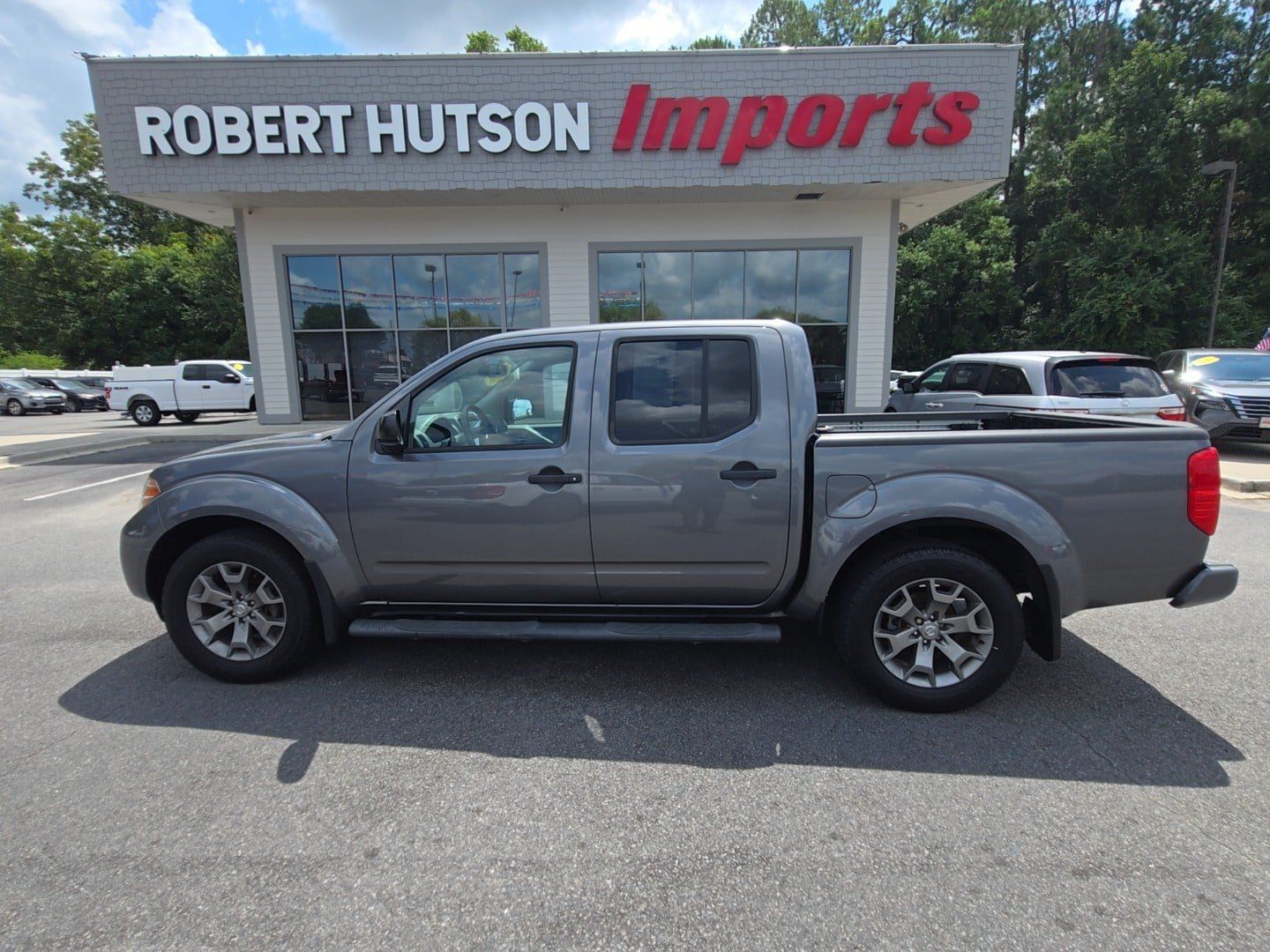 Used 2020 Nissan Frontier SV RWD image 1