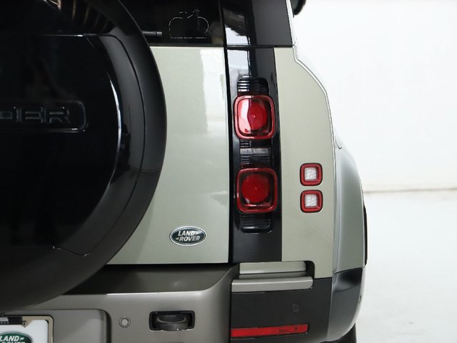 Used 2022 Land Rover Defender 110 X-Dynamic HSE AWD/4WD image 44