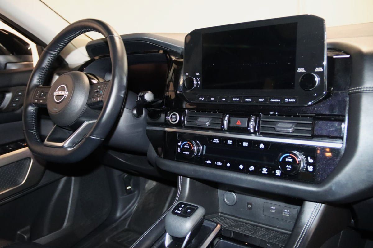 Used 2022 Nissan Pathfinder Platinum AWD/4WD image 61