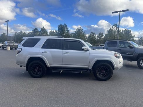 Used 2018 Toyota 4Runner TRD Off-Road Premium image 2
