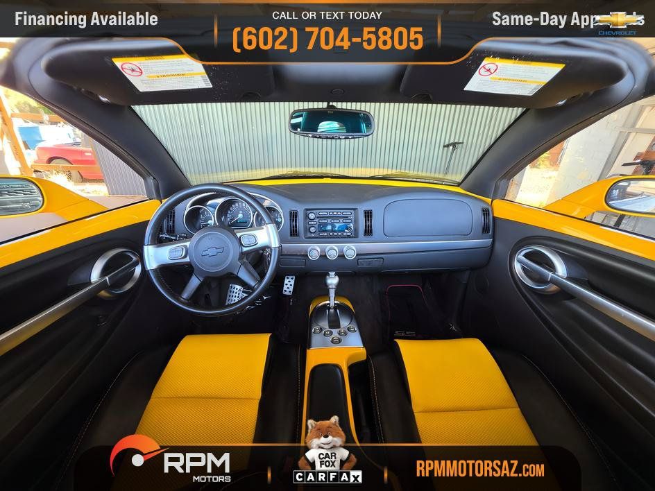 Used 2004 Chevrolet SSR w/ Preferred Equipment Group RWD image 8