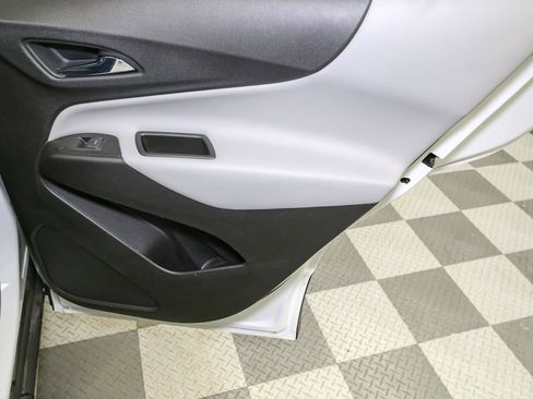 Used 2019 Chevrolet Equinox LS FWD image 21