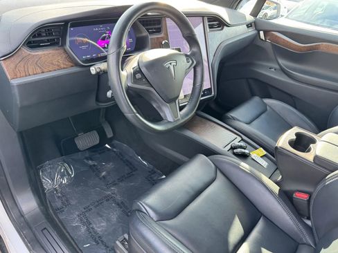 Used 2020 Tesla Model X Long Range image 9