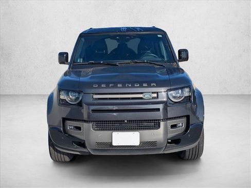Used 2023 Land Rover Defender 130 X-Dynamic SE AWD/4WD image 2