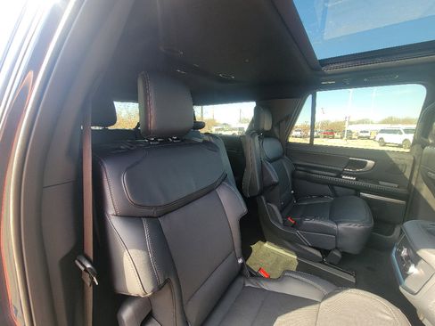 New 2026 Ford Expedition Max Platinum image 33