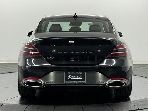 Used 2025 Genesis G70 2.5T image 8