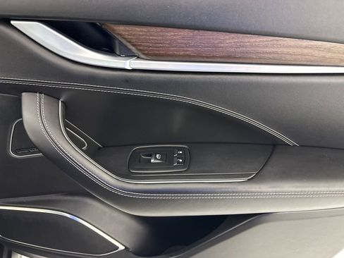 Used 2017 Maserati Levante w/ Luxury Package image 44