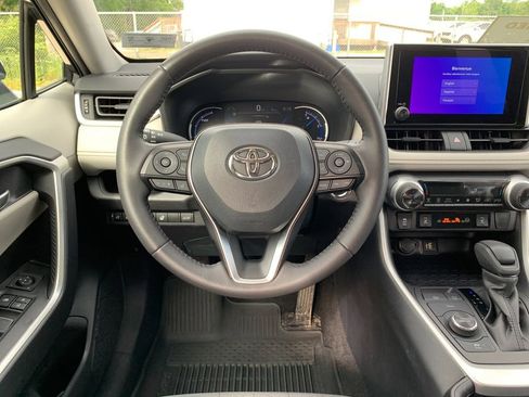 Used 2025 Toyota RAV4 XLE w/ Convenience Package AWD/4WD image 17