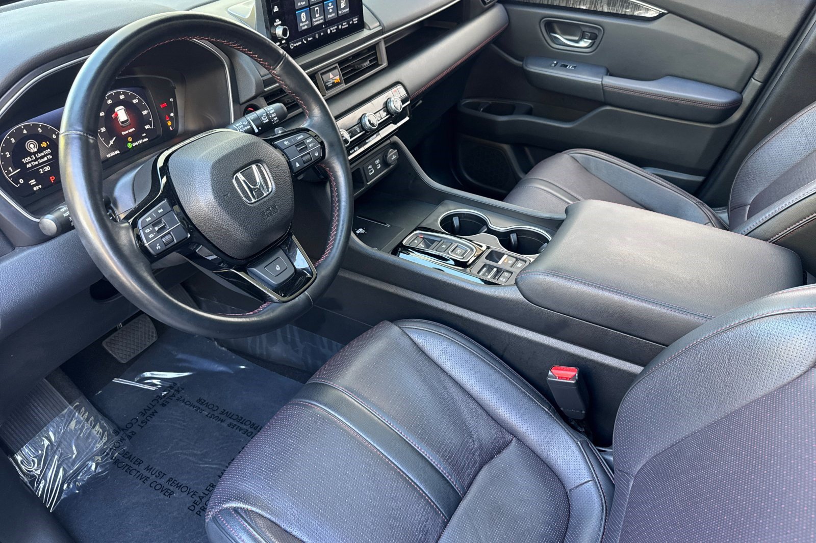 Used 2025 Honda Pilot Black Edition image 4