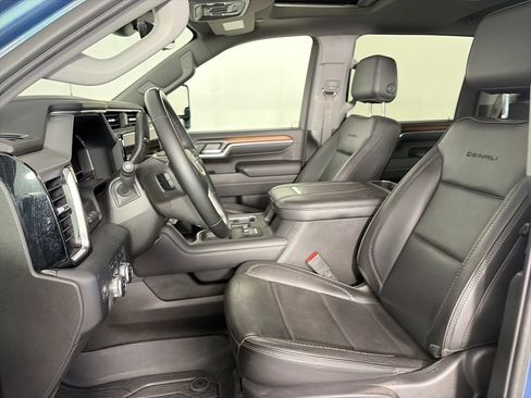 Used 2024 GMC Sierra 2500 Denali w/ Denali Reserve Package AWD/4WD image 11