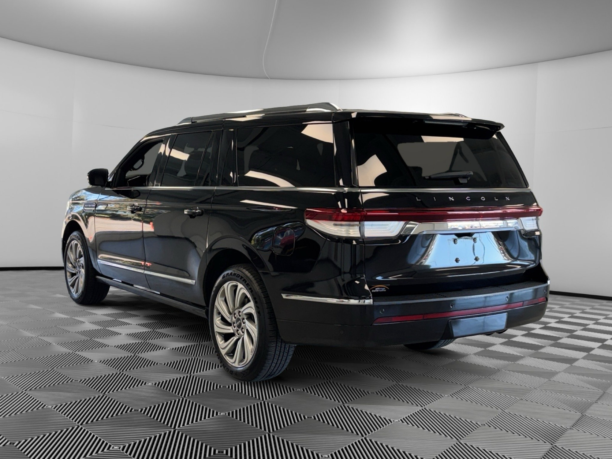 Used 2022 Lincoln Navigator L 4WD image 6