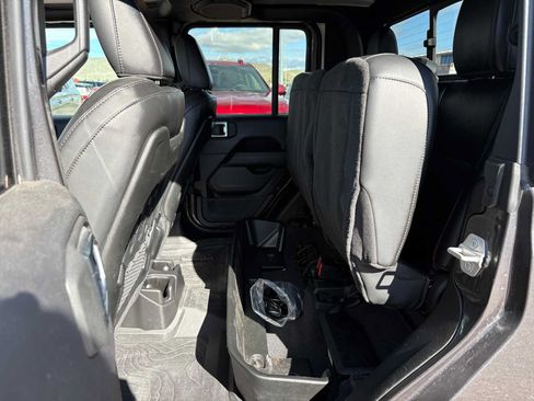 Used 2023 Jeep Gladiator Rubicon w/ LED Lighting Group AWD/4WD image 27