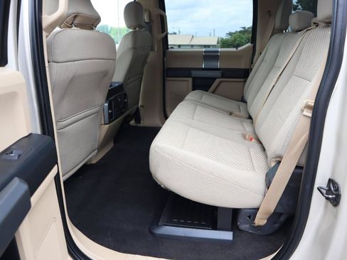 Used 2017 Ford F250 XLT w/ XLT Premium Package AWD/4WD image 14