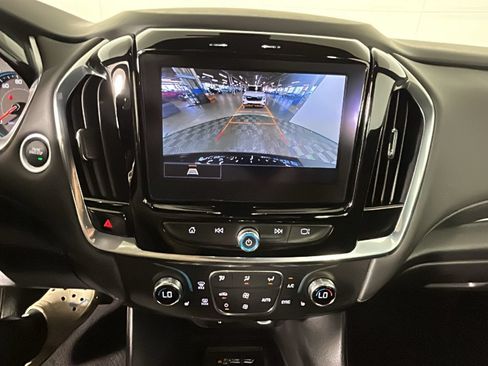 Used 2023 Chevrolet Traverse LT FWD image 27