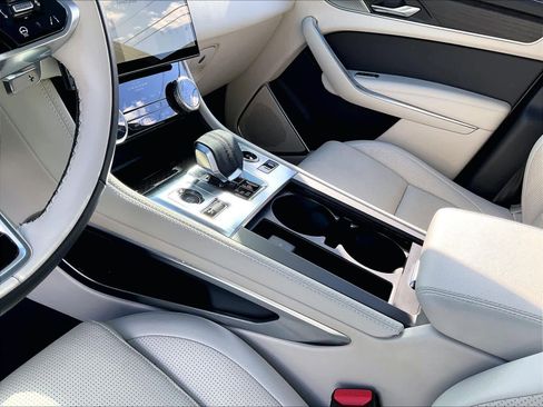 Used 2025 Jaguar F-PACE R-Dynamic S image 18