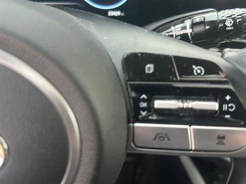 Used 2023 Hyundai Elantra Limited image 25