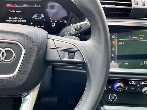 Used 2023 Audi Q3 2.0T Premium Plus image 25