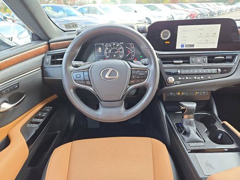 Used 2023 Lexus ES 350 w/ Premium Package image 12