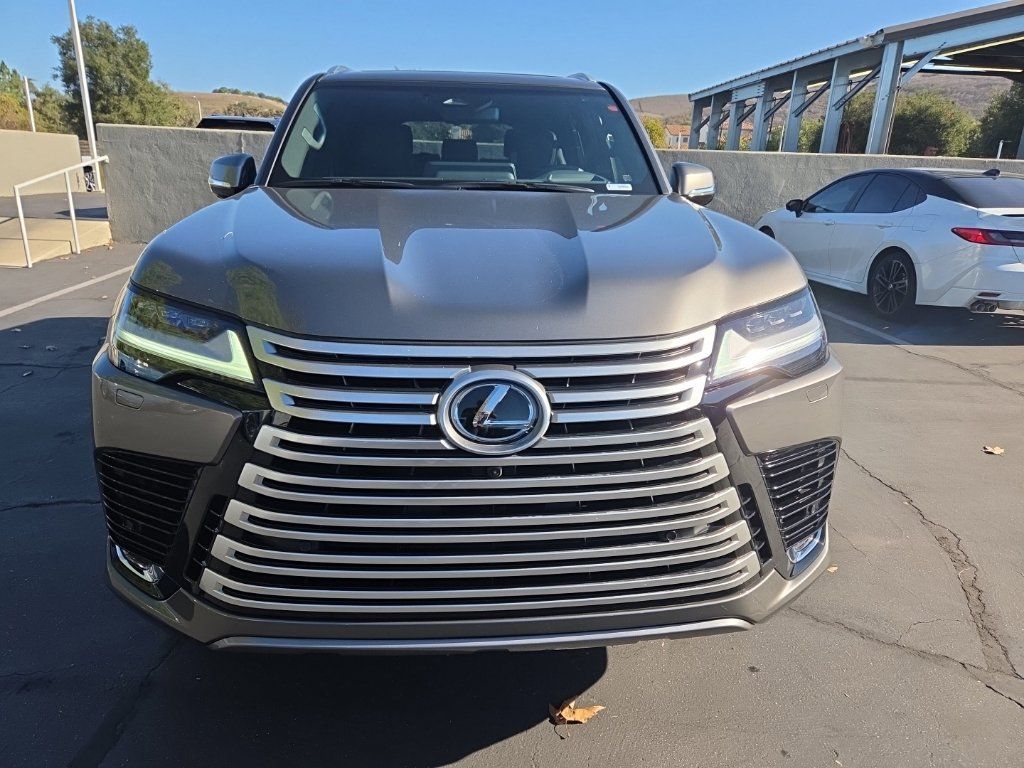 Used 2026 Lexus LX 600 4WD w/ Accessory Package (2T) image 8