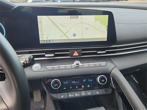 Used 2023 Hyundai Elantra SEL w/ Convenience Package image 24