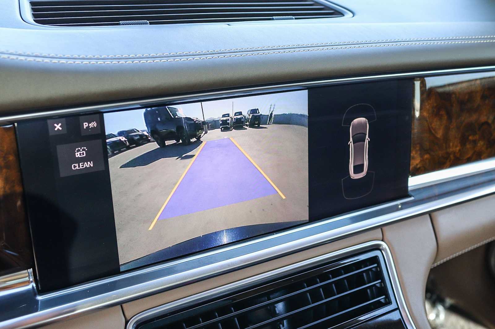 Used 2021 Porsche Panamera RWD image 25