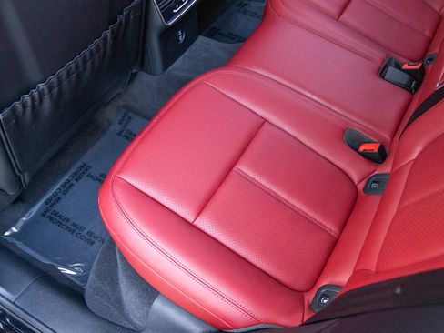 Certified 2025 Porsche Macan image 46