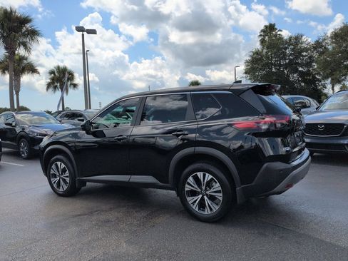 Used 2022 Nissan Rogue SV FWD image 6