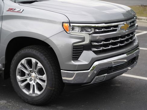 New 2026 Chevrolet Silverado 1500 LTZ w/ LTZ Premium Package AWD/4WD image 45