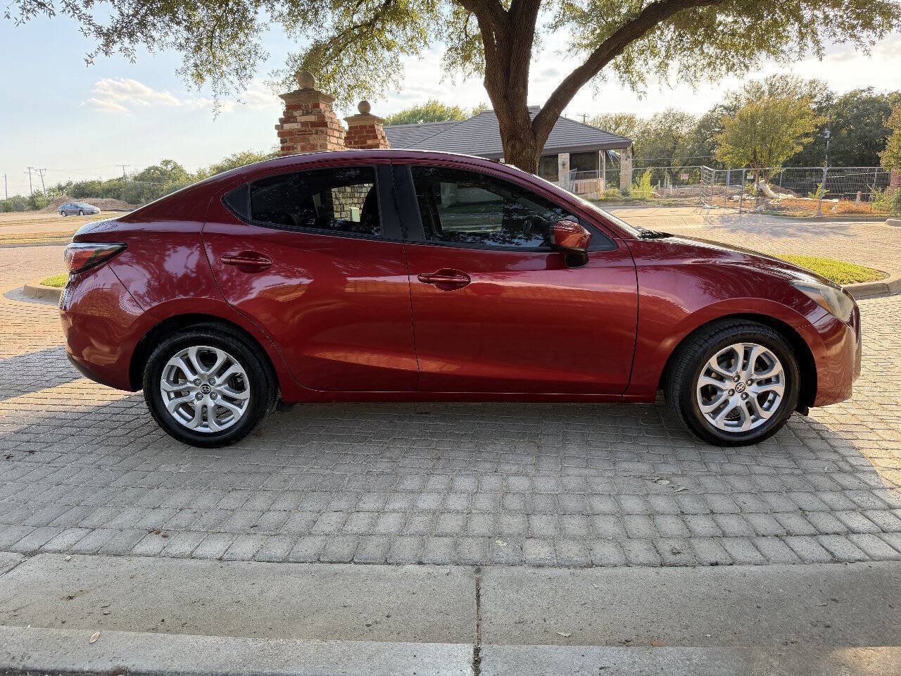 Used 2016 Scion iA FWD image 2