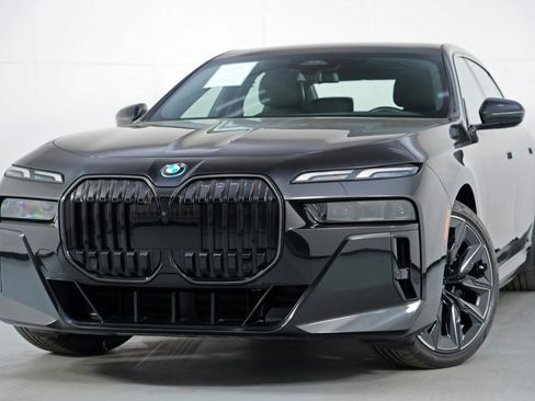 Used 2024 BMW i7 eDrive50 w/ M Sport Package image 3