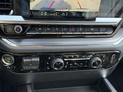 Used 2023 Chevrolet Silverado 1500 High Country w/ Technology Package image 5