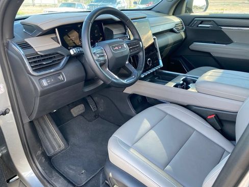 Used 2026 GMC Acadia Elevation w/ Elevation Premium Package FWD image 6