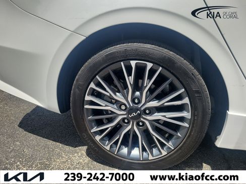 Certified 2024 Kia Forte GT-Line FWD image 9
