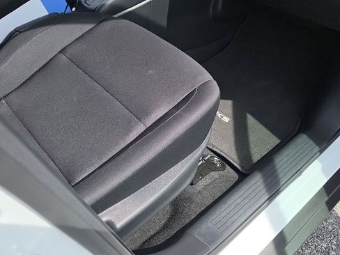Used 2025 Nissan Kicks Play S FWD image 18