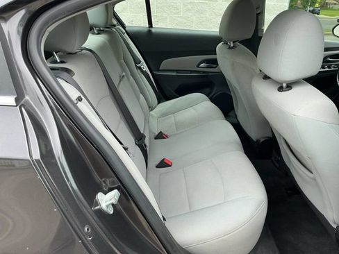 Used 2014 Chevrolet Cruze LT FWD image 18