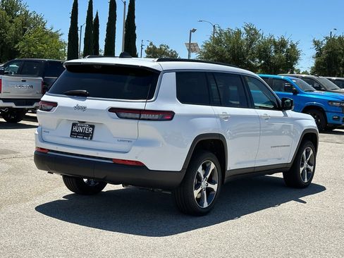 New 2026 Jeep Grand Cherokee L Limited w/ Luxury Tech Group II AWD/4WD image 7