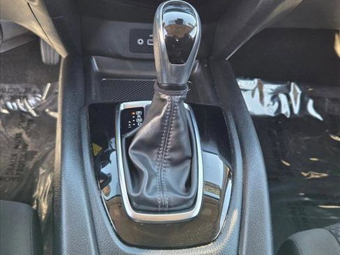 Used 2021 Nissan Rogue Sport S image 13