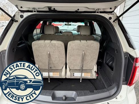 Used 2011 Ford Explorer XLT w/ 202A Rapid Spec Order Code AWD/4WD image 8