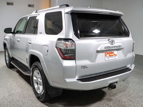 Used 2021 Toyota 4Runner SR5 AWD/4WD image 9
